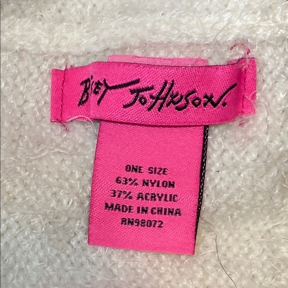 Betsey Johnson Cream Knit Infinity Scarf with Pearl and silver beads - Picture 2 of 5